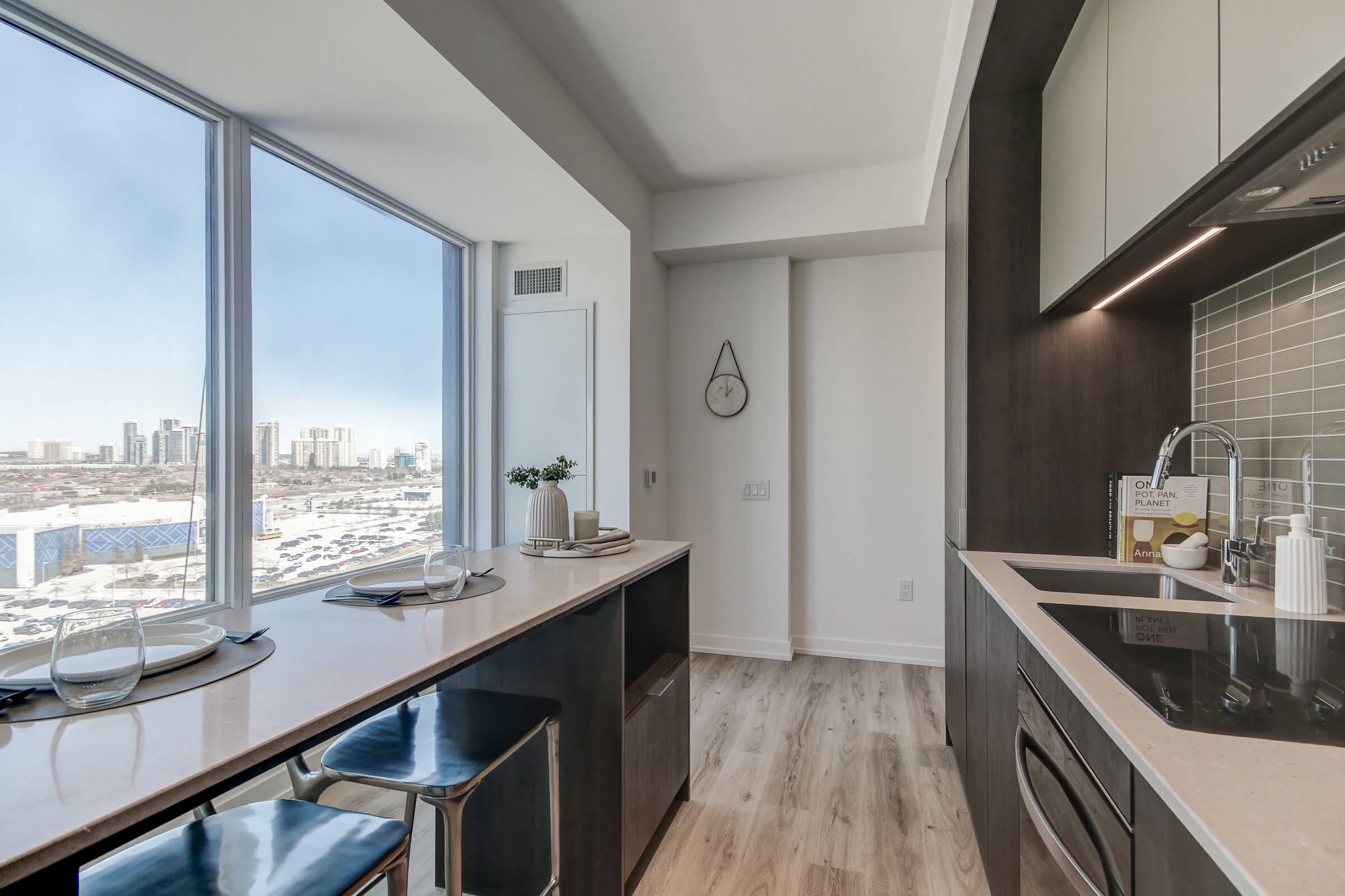 The Showcase Model Suite - Bathroom